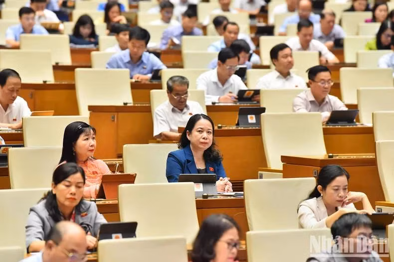 Quang cảnh phiên họp chiều 23/10. (Ảnh: THỦY NGUYÊN)