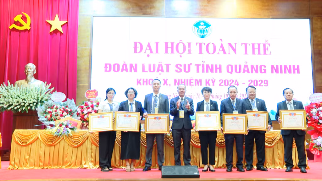 ...và cá nhân đạt thành tích xuất sắc trong nhiệm kỳ 2018- 2023.