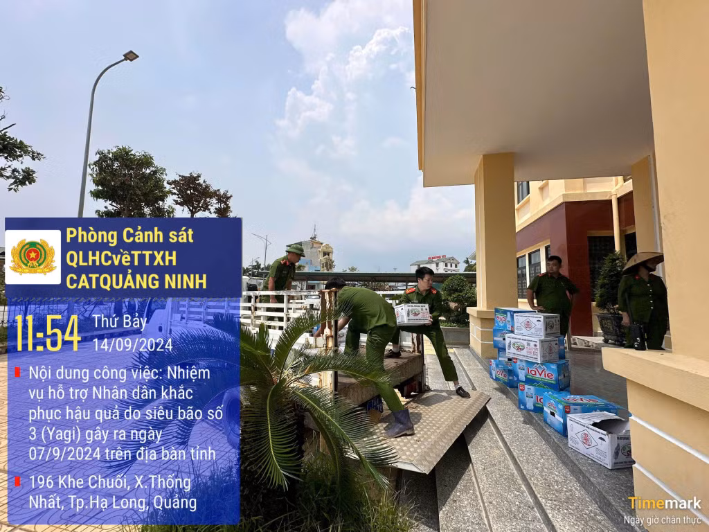 ... phối hợp với chính quyền địa phương hỗ trợ người dân khắc phục thiệt hại sau bão số 3.