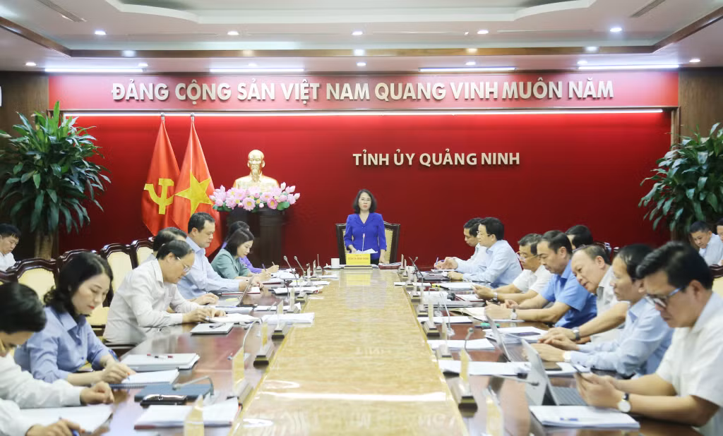 Đồng chí Trịnh Thị Minh Thanh, Phó Bí thư Thường trực Tỉnh ủy, phát biểu kết luận hội nghị.