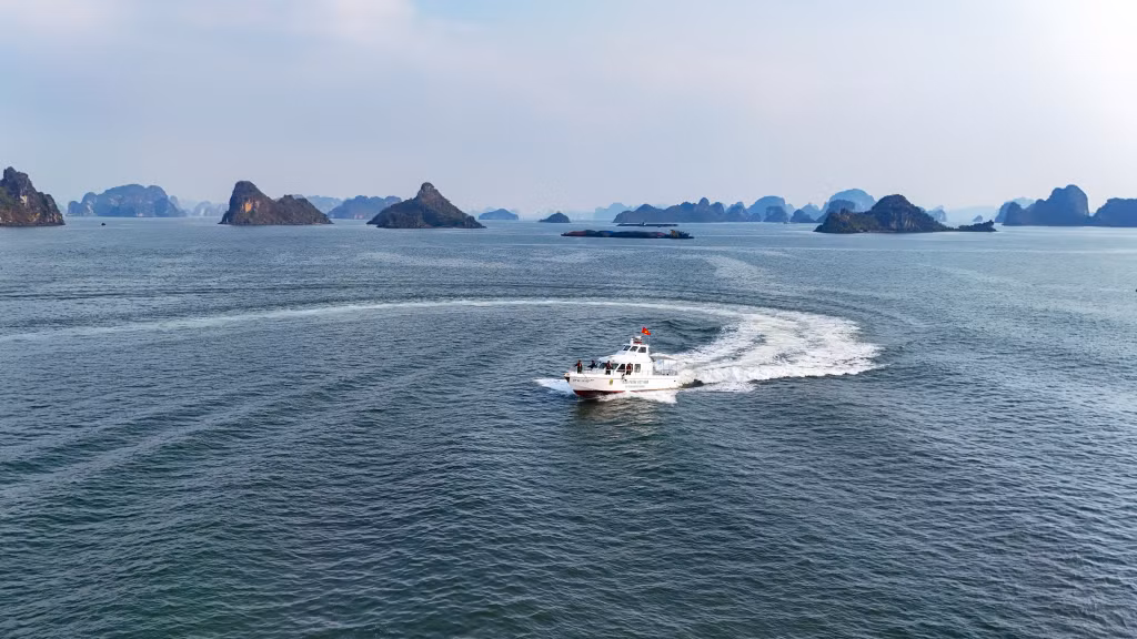 Là đơn vị cơ động trên biển của BĐBP Quảng Ninh, cán bộ, chiến sĩ Hải đội 2 luôn nêu cao tinh thần cảnh giác cách mạng, ngày đêm bám biển, bám đảo.