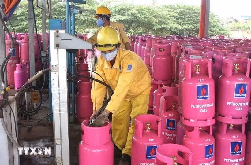 Chiết nạp gas. (Nguồn: TTXVN)