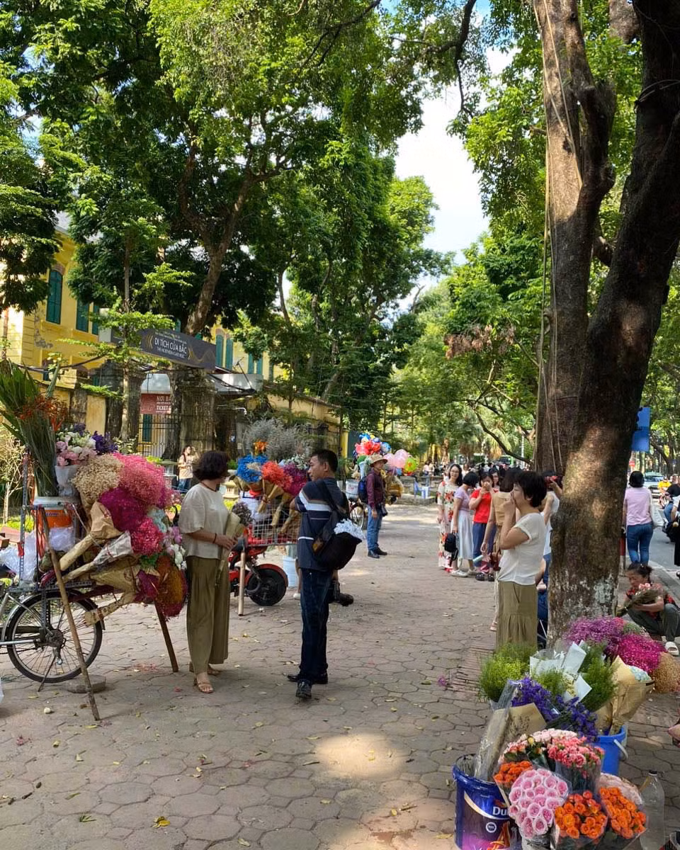 Từ nay đến cuối tháng 10 là khoảng thời gian thích hợp để du khách trải nghiệm không khí mùa Thu Hà Nội. Ảnh: Ngọc Lương