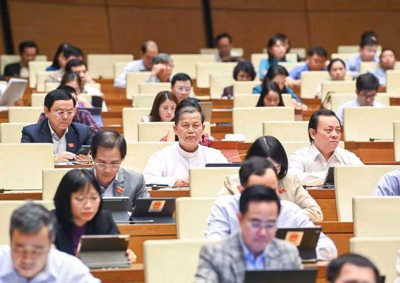 Các đại biểu dự phiên họp sáng 28/10. (Ảnh: DUY LINH)