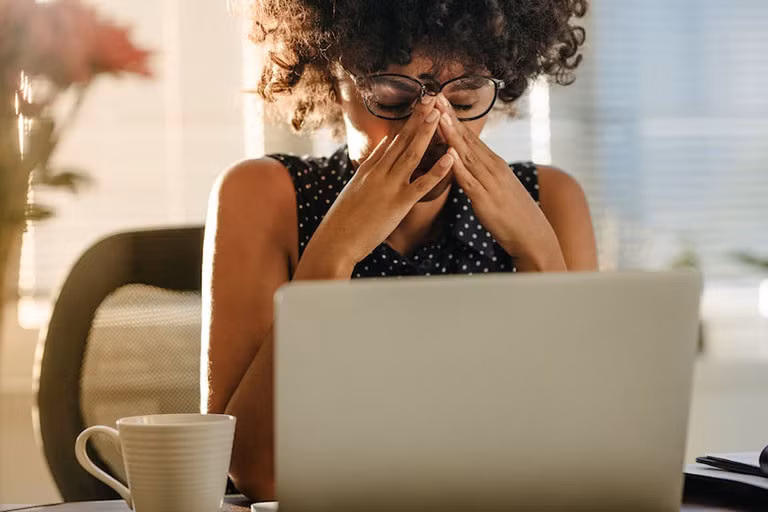 Môi trường làm việc căng thằng gây ra những hậu quả cả về thể chất và tinh thần.