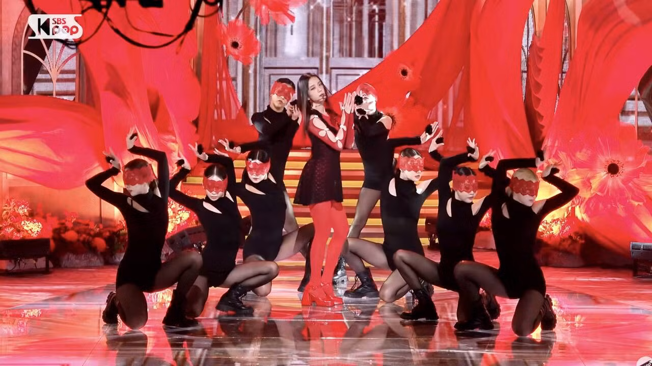 Fancam trình diễn “Flower” của Jisoo trên kênh SBSKPOP X INKIGAYO lập kỷ lục. Ảnh: SBS Inkigayo
