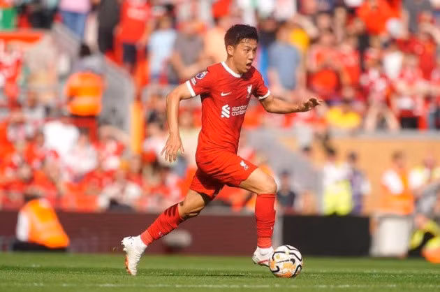 Endo trong màu áo Liverpool.
