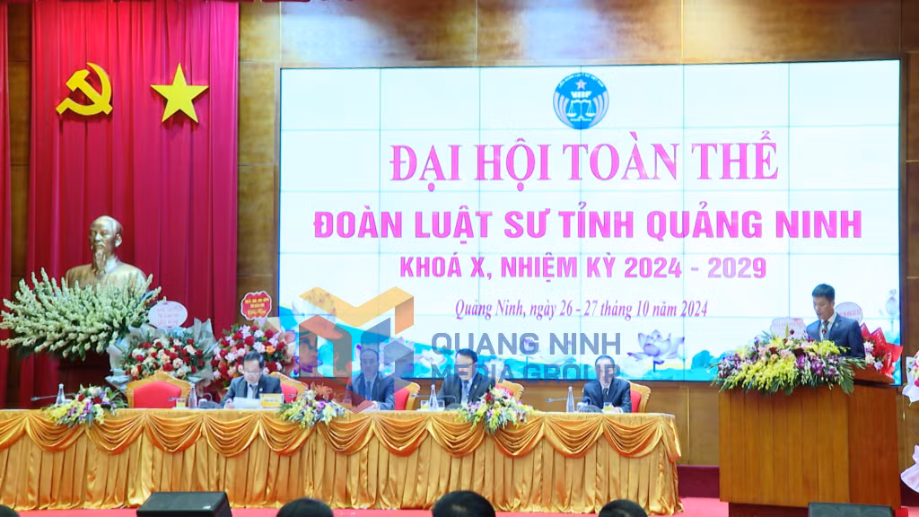 Đoàn Chủ tịch điều hành Đại hội (10-2024). Ảnh: Mai Hương