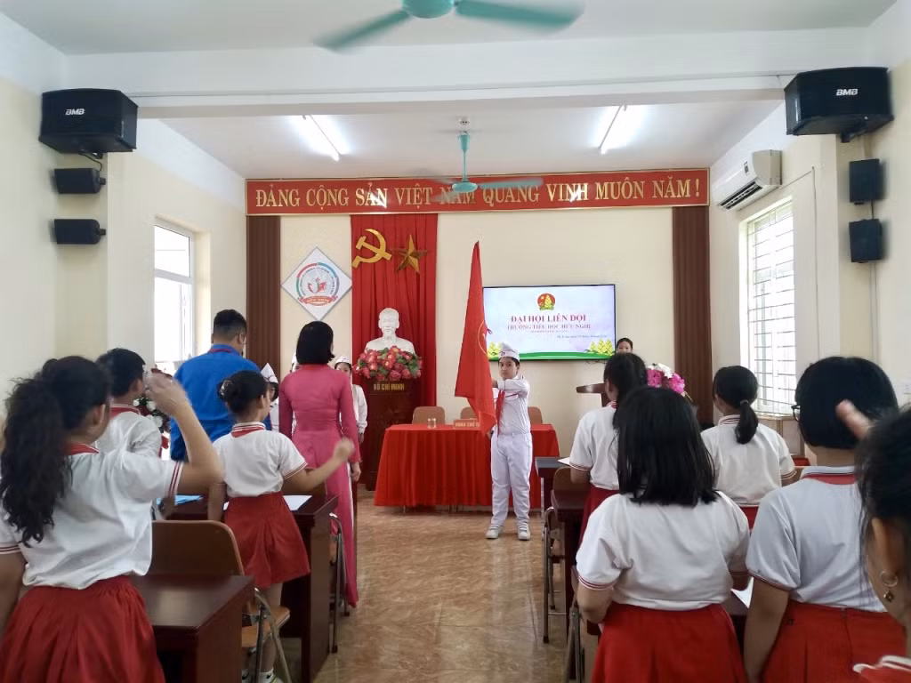 Đại hội Liên đội nhiệm kỳ năm học 2023-2024 tại Trường Tiểu học Hữu Nghị, TP Hạ Long.