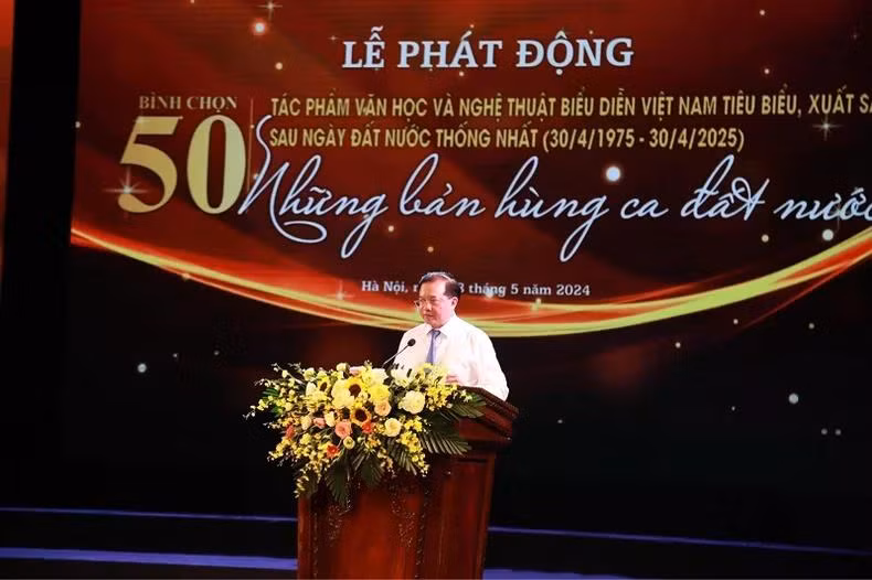 Thứ trưởng Bộ Văn hóa Thể thao và Du lịch Tạ Quang Đông phát biểu.