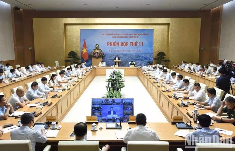 Quang cảnh phiên họp.