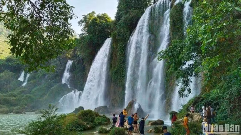 Thác Bản Giốc. (Ảnh: MINH TUẤN)