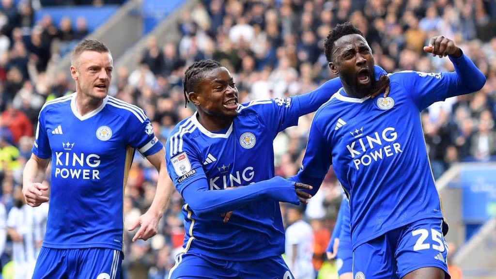 Khó khăn đang chờ Leicester.