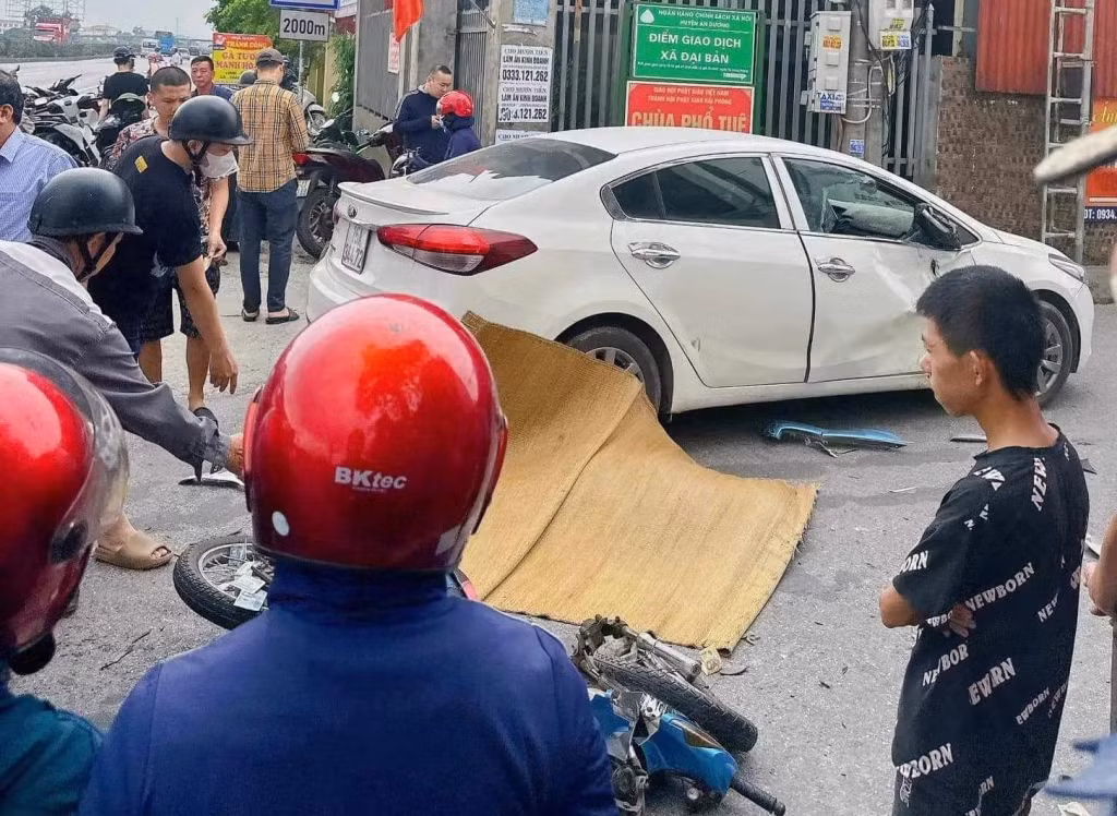 Hiện trường vụ tai nạn giao thông khiến một công nhân tử vong tại chỗ.