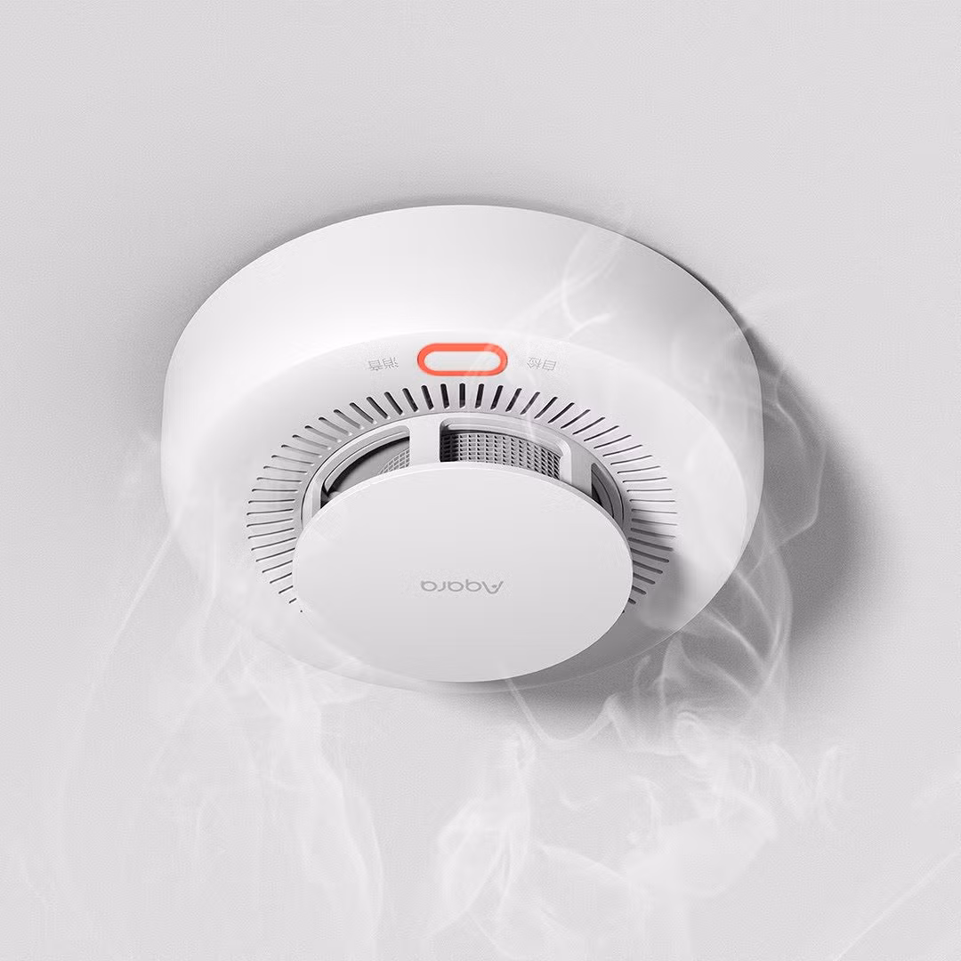 Thiết bị báo khói nên được lắp giữa trần nhà. Ảnh: Chụp màn hình.
