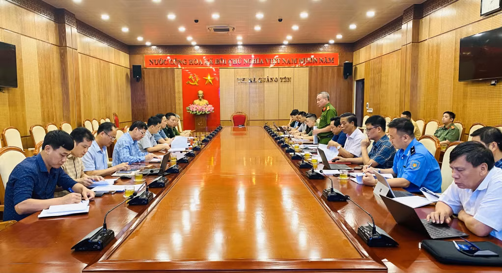  Đại tá Nguyễn Thuận, Phó Giám đốc Công an tỉnh, Tổ trưởng tổ công tác liên ngành của UBND tỉnh kết luận tại hội nghị.
