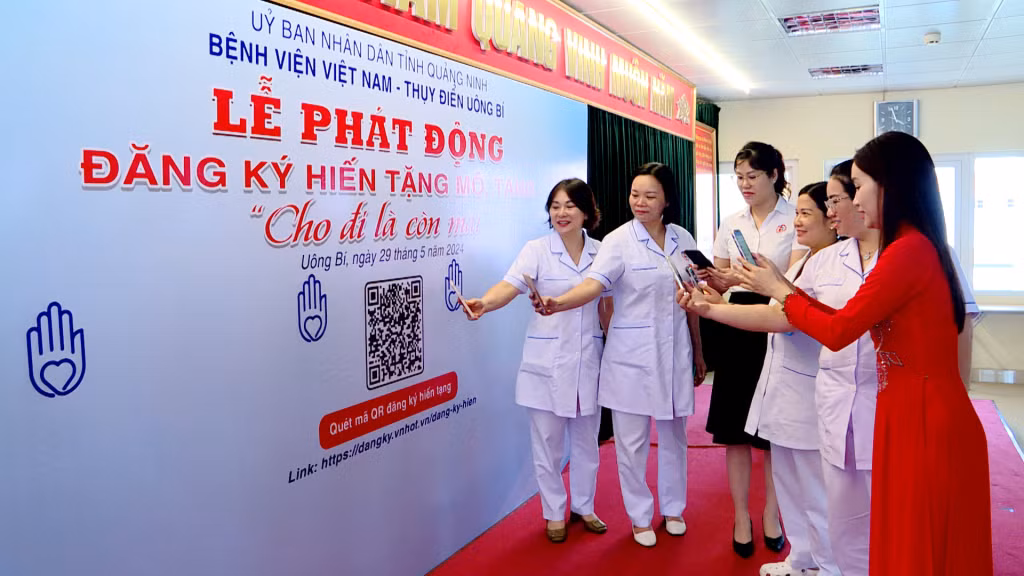 Nhiều nhân viên y tế tại Bệnh viện đã tham gia đăng ký hiến mô, tạng.