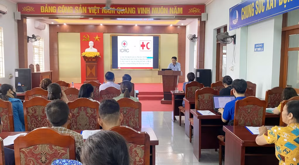 Quang cảnh tại hội nghị tập huấn rủi ro thiên tai dựa vào cộng đồng.
