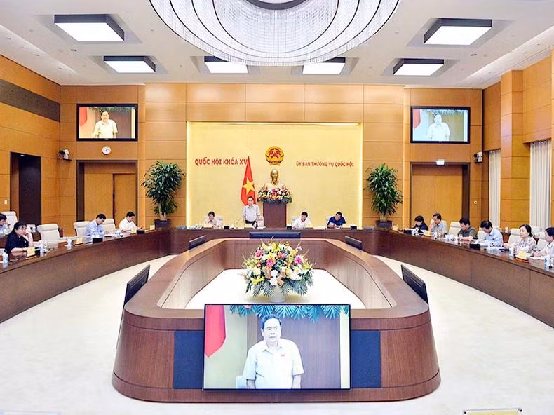 Quang cảnh phiên họp.