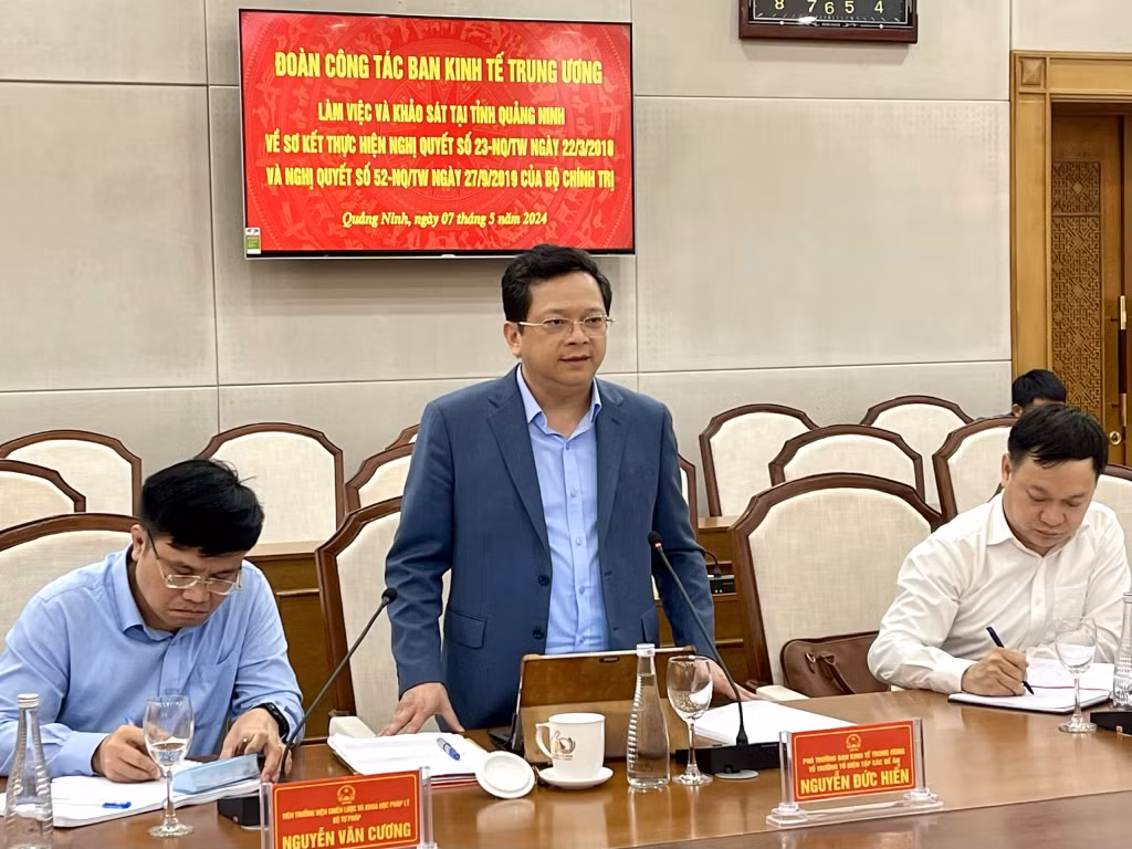 Đồng chí Nguyễn Đức Hiền, Phó Trưởng Ban kinh tế Trung ương, Trưởng đoàn công tác phát biểu tại buổi làm việc.