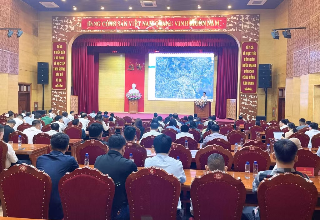 Hải Hà tổ chức gặp mặt doanh nghiệp quý I năm 2024 để đánh giá kết quả thực hiện nhiệm vụ kinh tế - xã hội quý I/2024 cũng như các hoạt động sản xuất, kinh doanh, thu hút đầu tư trên địa bàn.