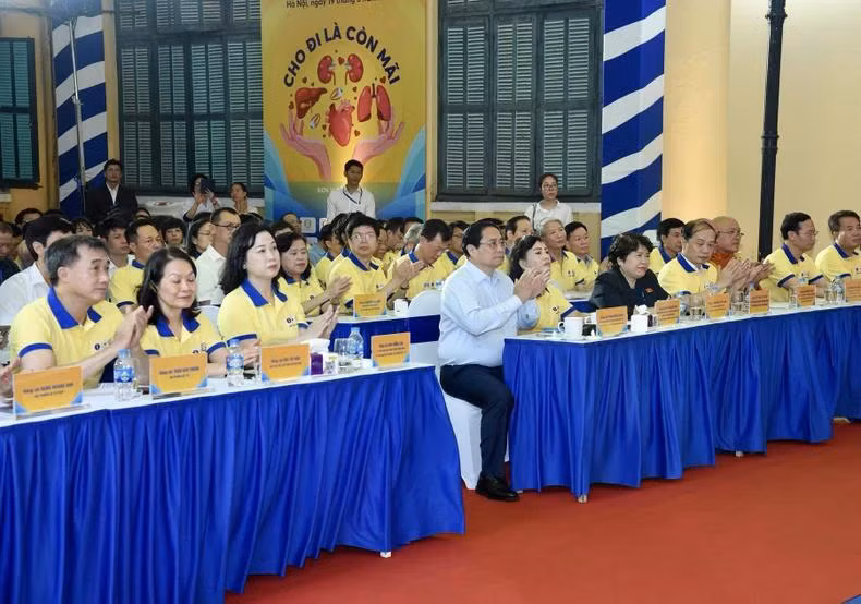 Thủ tướng Phạm Minh Chính và các đại biểu tham dự buổi lễ.