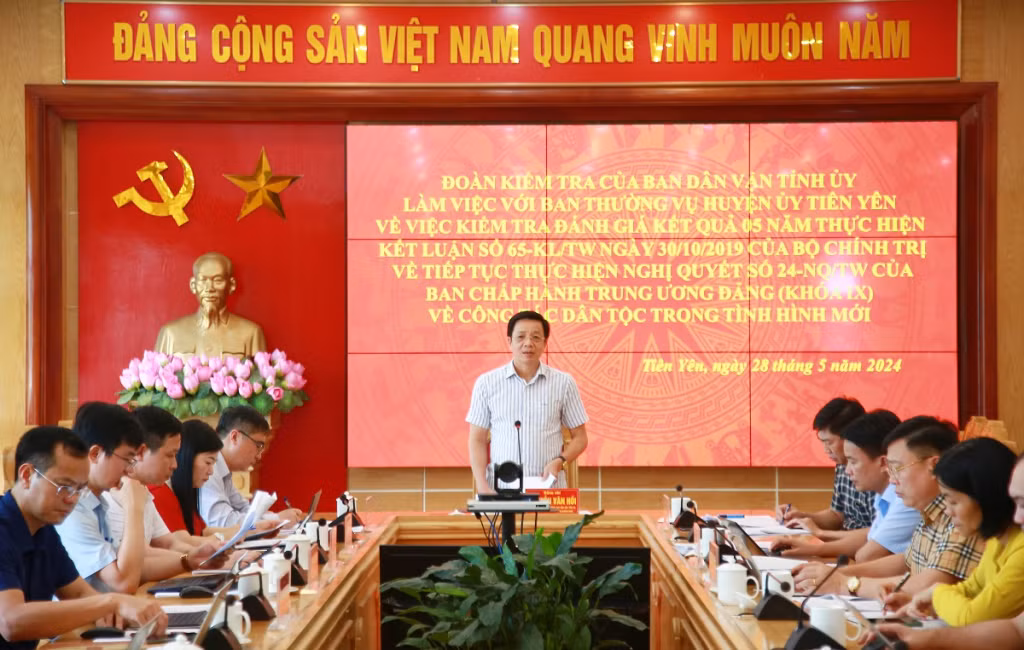 Đồng chí Nguyễn Văn Hồi, Ủy viên BTV, Trưởng Ban Dân vận Tỉnh ủy, Chủ tịch UBMTTQ tỉnh phát biểu kết luận tại buổi kiểm tra