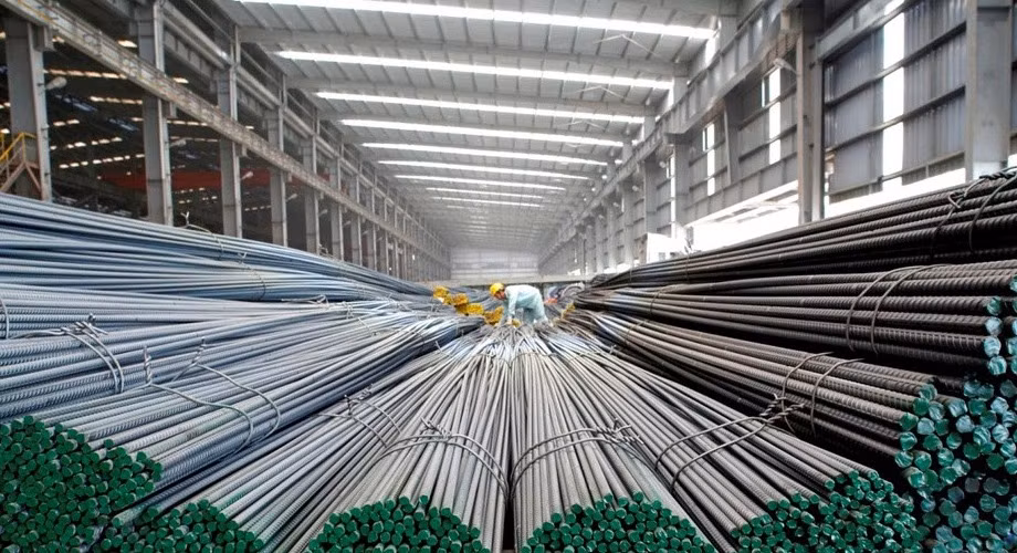 Ngành thép được định hướng từng bước chuyển đổi sang sản phẩm có giá trị gia tăng cao, đáp ứng cơ bản nhu cầu trong nước, giảm dần phụ thuộc vào nhập khẩu. Ảnh minh họa: POM.