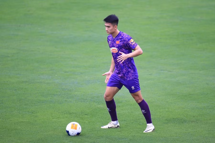 Tiền đạo Võ Nguyên Hoàng hai lần lỡ cơ hội dự SEA Games vì chấn thương, nhưng anh không bỏ cuộc. Ảnh: Minh Thư