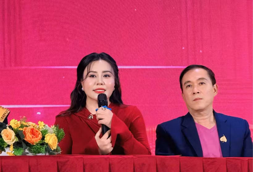 Hoa hậu Phan Kim Oanh giới thiệu về chương trình.