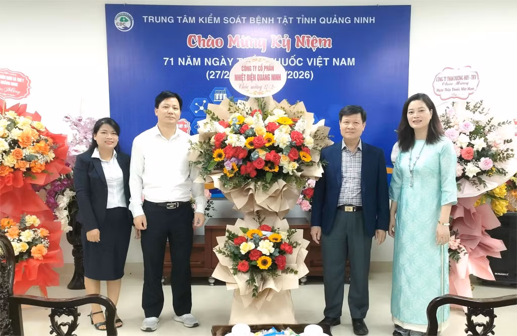 Công ty chúc mừng tập thể thầy thuốc, nhân viên y tế Bệnh viện Đa khoa tỉnh Quảng Ninh, Bệnh viện Đa khoa Bãi Cháy và Trung tâm Kiểm soát bệnh tật (CDC) tỉnh Quảng Ninh.