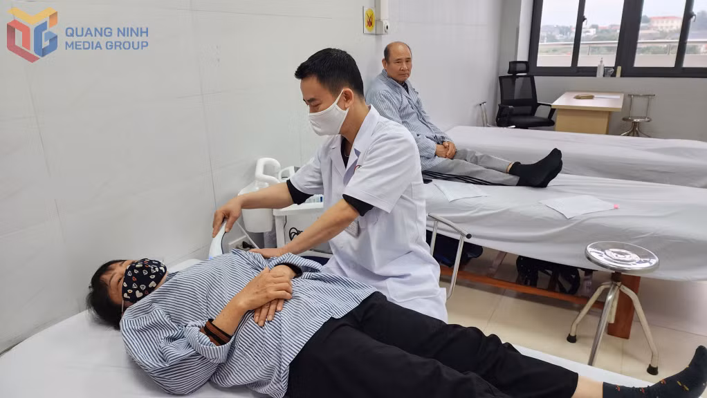 Người bệnh điều trị tại .... Bệnh viện Đa khoa khu vực Đông Triều.