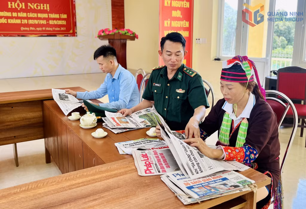 Bộ đội biên phòng tuyên truyền, nâng cao nhận thức pháp luật cho cư dân biên giới.