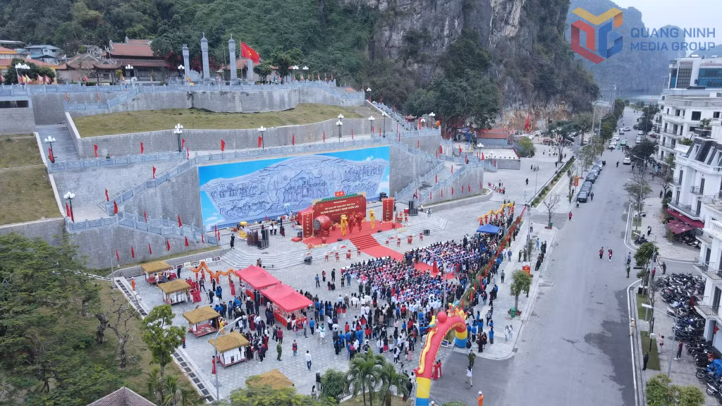 Đông đảo đại biểu, nhân dân dự Hội Khai bút đầu Xuân Bính Ngọ 2026