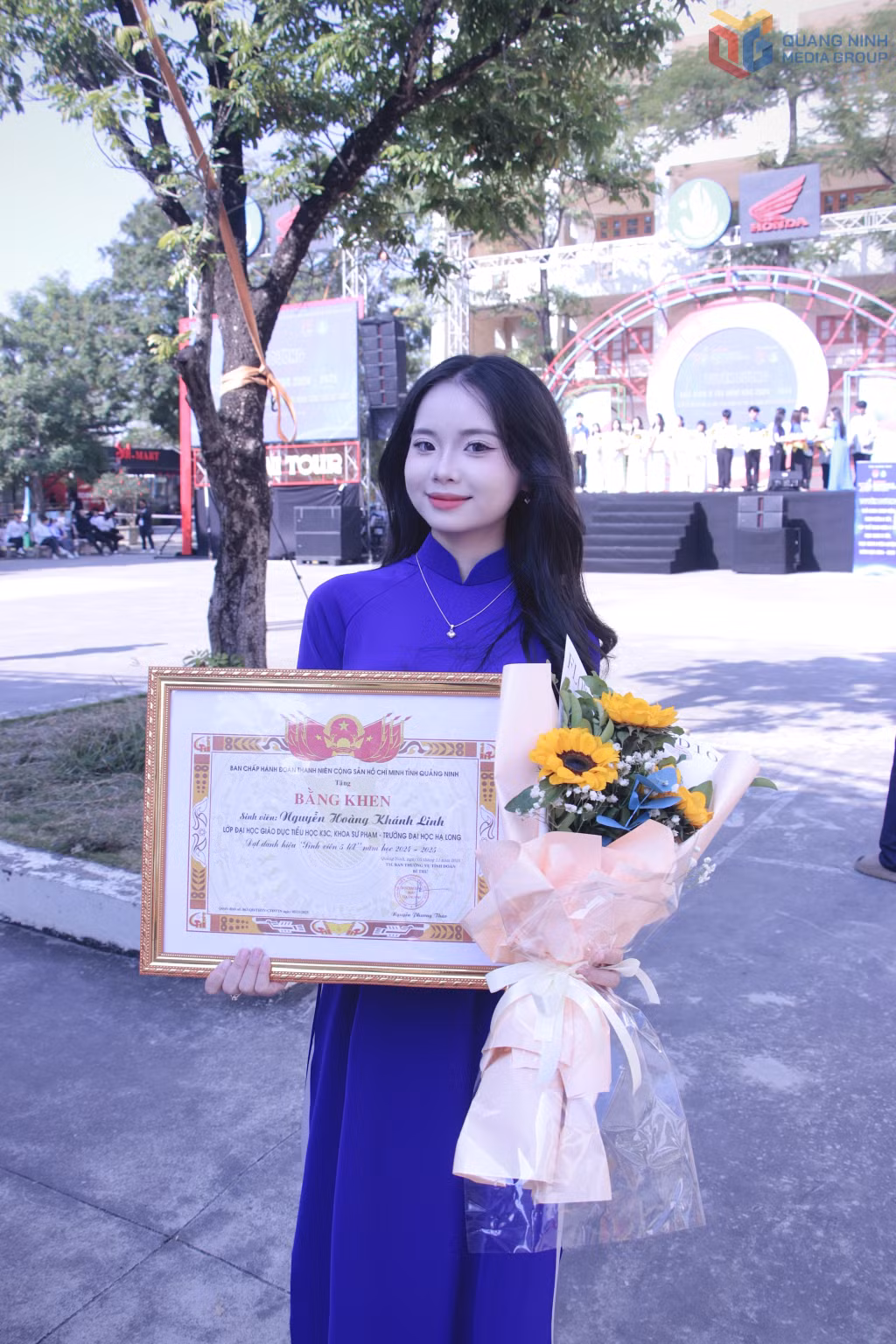 Tháng 11/2025 vừa qua, Nguyễn Hoàng Khánh Linh vinh dự được nhận danh hiệu Sinh Viên 5 tốt.