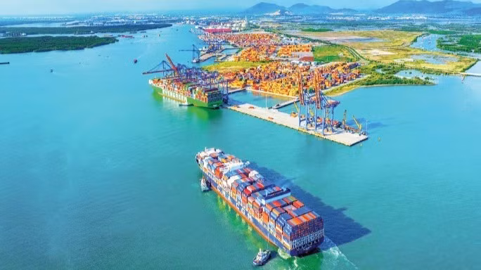 Cảng quốc tế Cái Mép-Thị Vải, cửa ngõ kết nối giao thương hàng hóa đường thủy giữa các tỉnh nam bộ và trung chuyển quốc tế. (Ảnh: NGUYỄN VĂN KHỞI)
