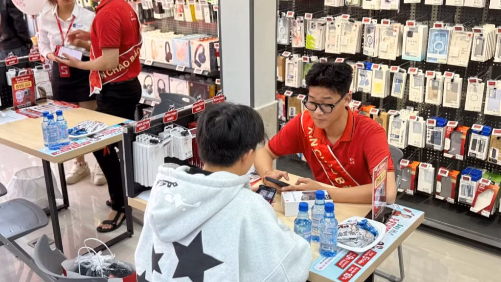 Mức giá hấp dẫn kèm nhiều ưu đãi tại CellphoneS