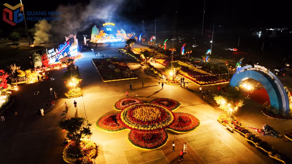 Đại lộ hoa và công nghệ ánh sáng bên vịnh kỳ quan được định hướng trở thành sản phẩm du lịch văn hóa thường niên của tỉnh, điểm hẹn sáng tạo đặc sắc - nơi hội tụ các giá trị thẩm mỹ đương đại, bản sắc văn hóa địa phương và công nghệ trình diễn hiện đại, góp phần nâng tầm trải nghiệm du khách và lan tỏa hình ảnh Quảng Ninh năng động, sáng tạo, hội nhập.