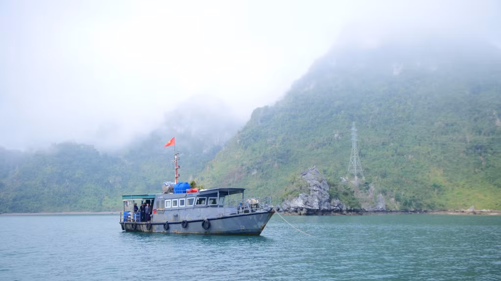 Tàu tuần tra của Tổ Cơ động, Trung tâm Bảo tồn Vườn quốc gia Bái Tử Long.