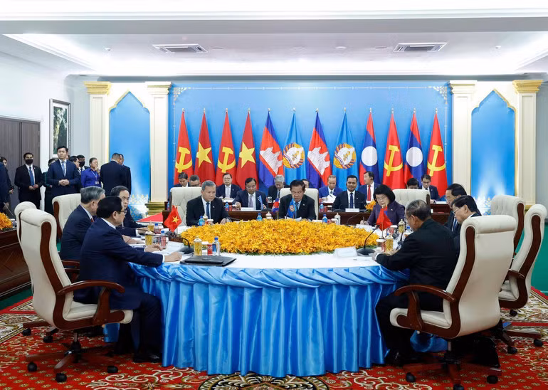 Cuộc gặp cấp cao giữa 3 đảng: Đảng Nhân dân Campuchia, Đảng Cộng sản Việt Nam và Đảng Nhân dân Cách mạng Lào. (Ảnh: Thống Nhất - TTXVN)
