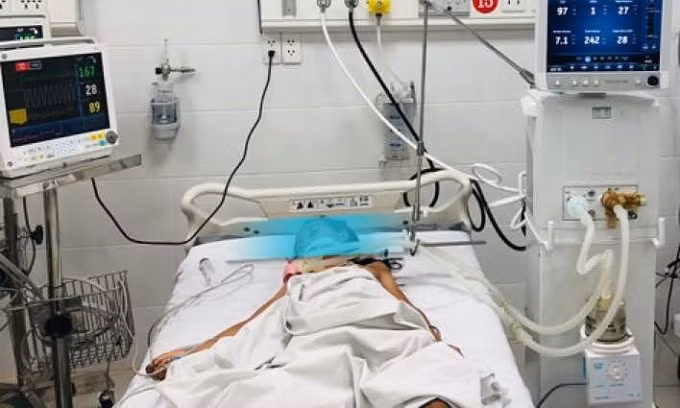 Bệnh nhi điều trị tại Bệnh viện đa khoa tỉnh Hòa Bình. Ảnh: Bệnh viện cung cấp