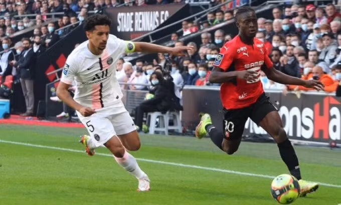 Sulemana và Rennes khai thác tốt những điểm yếu của PSG để giành chiến thắng. Ảnh: Twitter/Rennes.