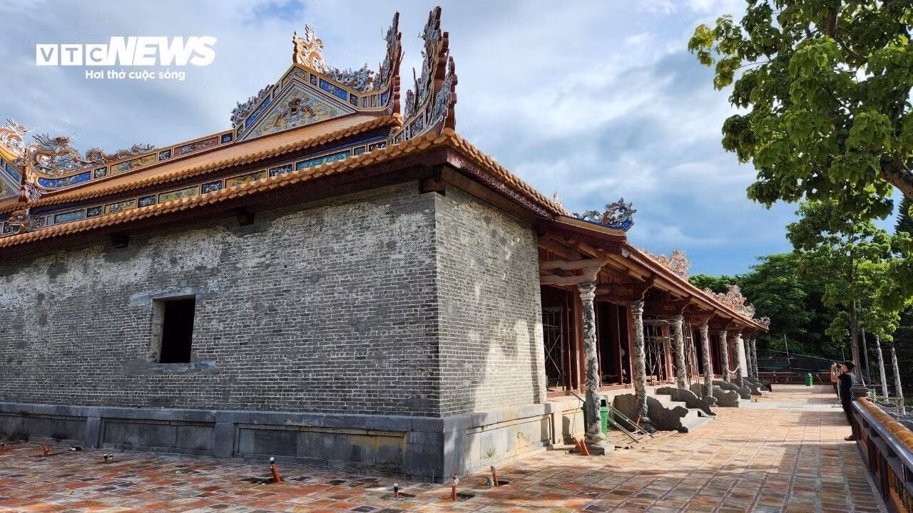 Trước đó, dịp Tết Nguyên đán 2024, dù chưa hoàn thành trùng tu nhưng thể theo nguyện vọng của người dân, trung tâm cũng sẽ mở cửa ngôi điện để đón khách vào dịp Tết tới.