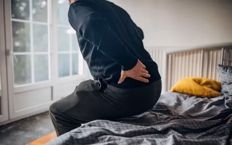 3 động tác kéo giãn đơn giản giúp ngăn ngừa đau lưng