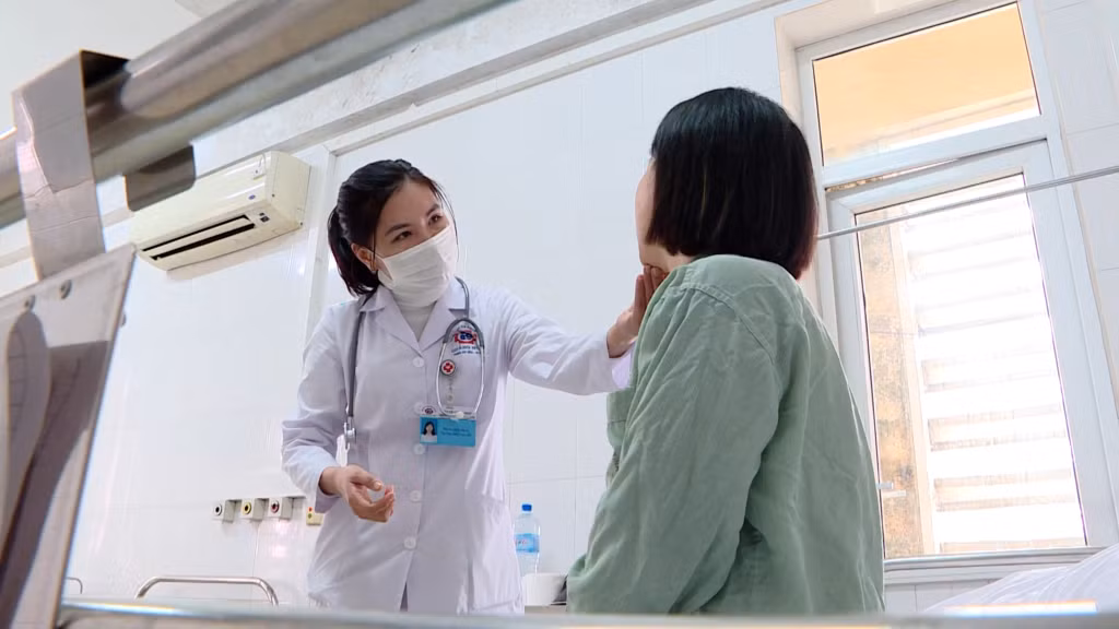 Bệnh nhân bị biến chứng do các sản phẩm mỹ phẩm kém chất lượng phải điều trị tại Bệnh viện Đa khoa tỉnh Quảng Ninh.