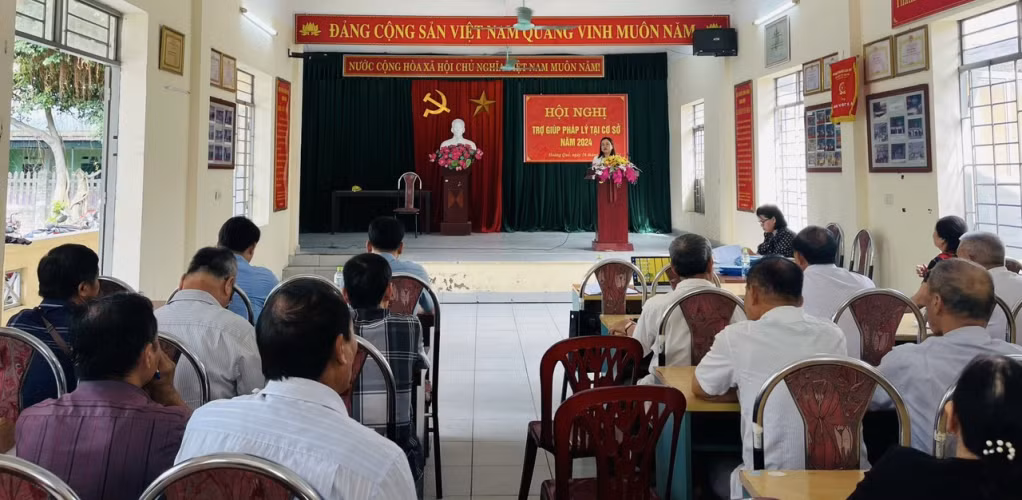 Trung tâm Trợ giúp pháp lý nhà nước tỉnh tổ chức hội nghị trợ giúp pháp lý tại phường Hoàng Quế, TX Đông Triều. (Ảnh Đơn vị cung cấp)