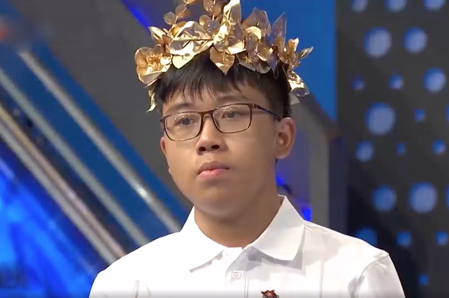 Nguyễn Nguyên Phú (THPT chuyên Đại học Sư phạm Hà Nội) giành vòng nguyệt quế tuần.