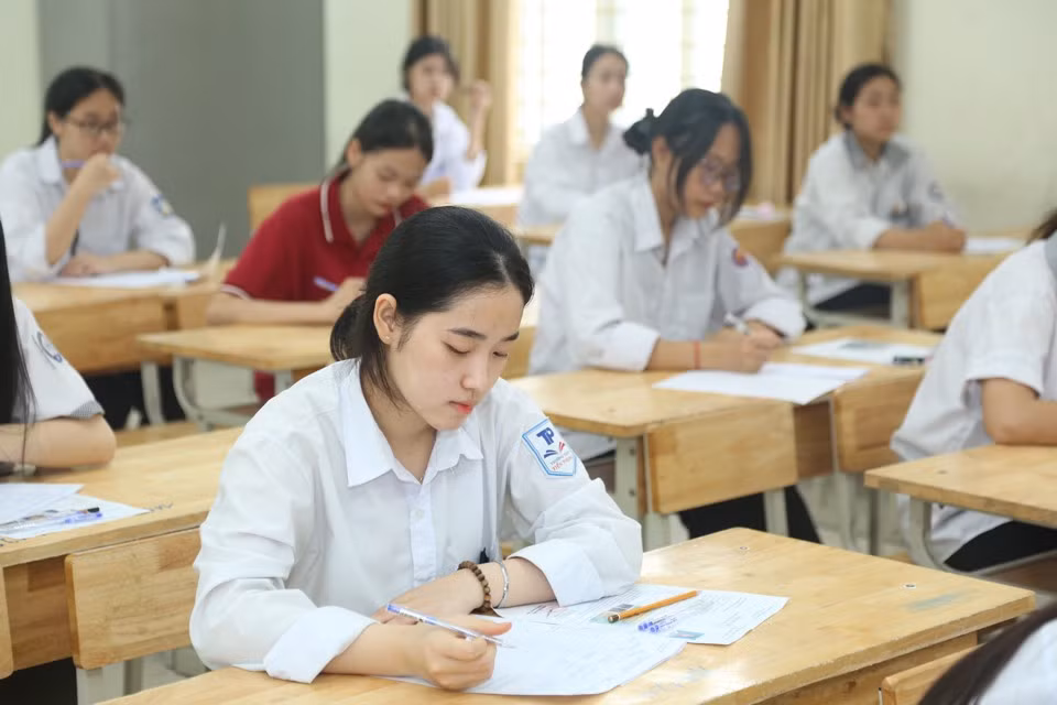 Kỳ thi tốt nghiệp THPT năm 2025 dự kiến có 2 bộ đề.