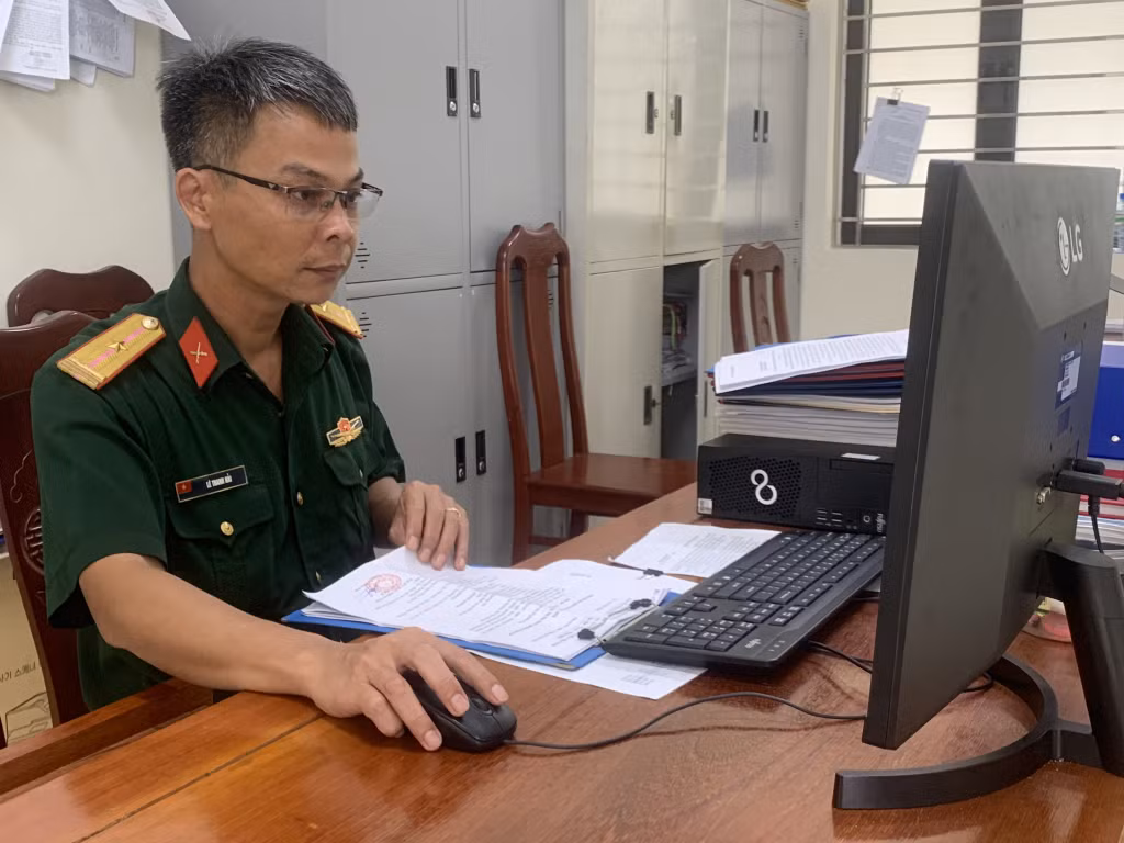 Thiếu tá Lê Thanh Hải, nhân viên Chính trị, Ban CHQS TX Quảng Yên.