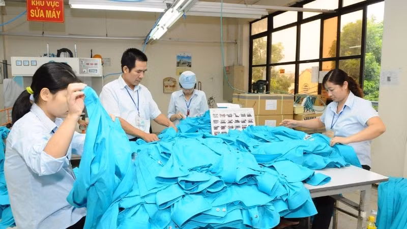 Xuất khẩu dệt may đang có nhiều thuận lợi.